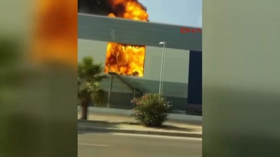 İzmir'de AVM yangını!