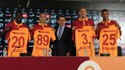 Galatasaray'da gövde gösterisi! İmzalar atıldı