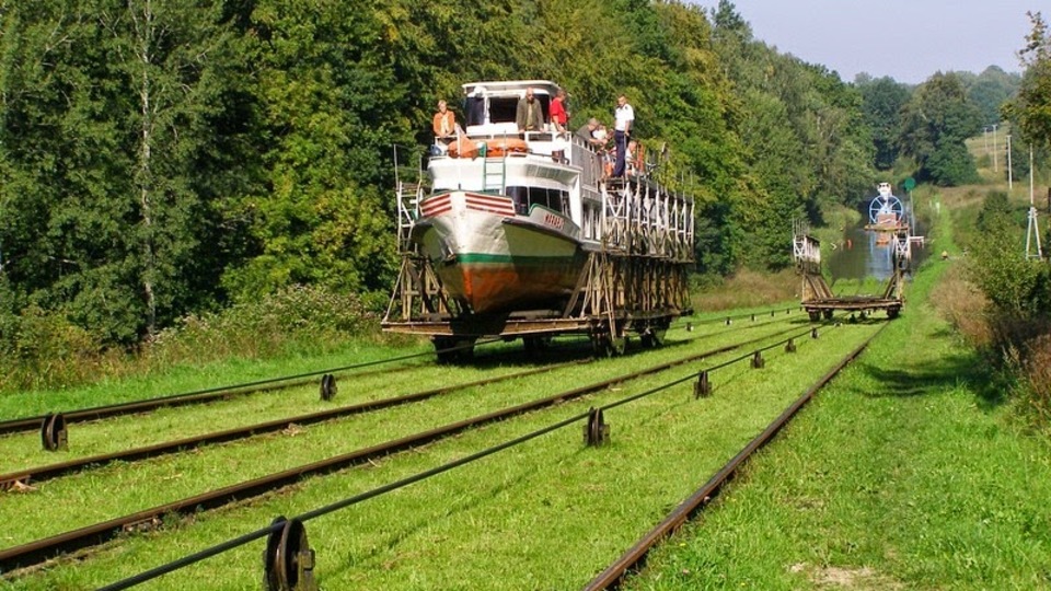 Polonya'nın karada yüzen gemisi