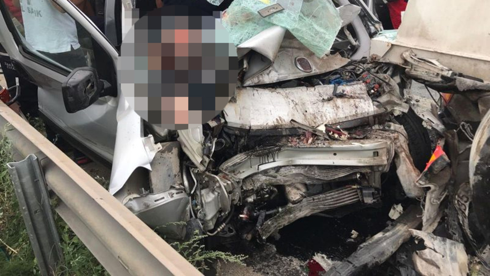 TEM'de feci kaza! 4 ölü, 1 yaralı