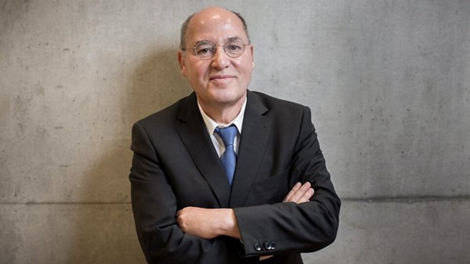 Alman siyasetçiden ilginç çıplaklık kampanyası