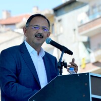 "Yeni yasanın eli kulağında, 7.5 milyon bina yenilenecek"