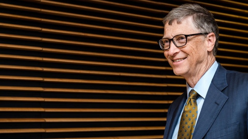 4.6 milyar dolar bağışladı