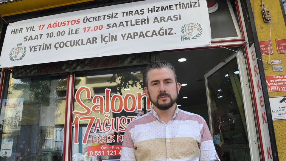 Depremzede berberden duygulandıran uygulama!