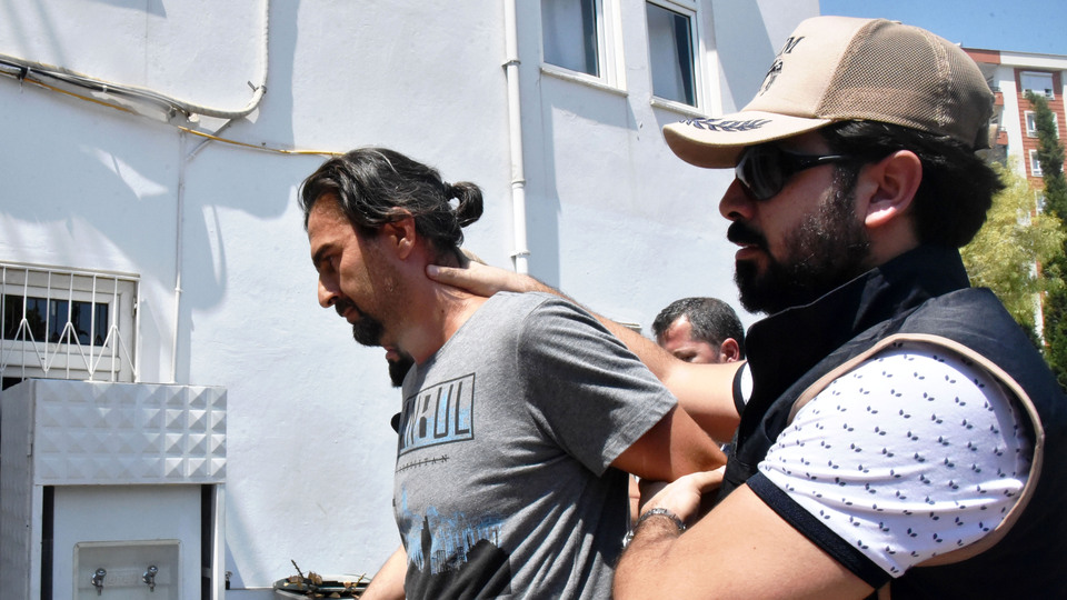 Antalya'da yakalanan FETÖ sanığı Özcan Karacan Ankara'ya gönderildi