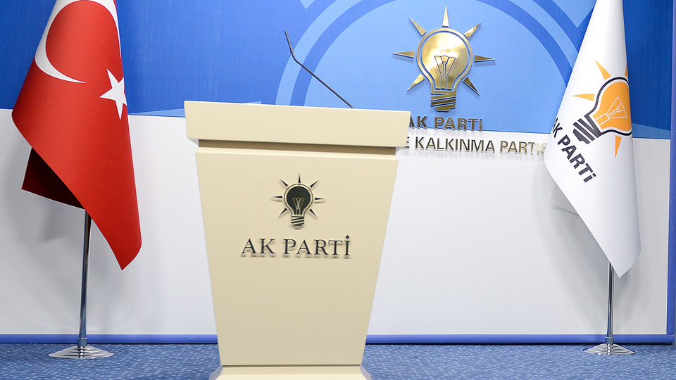 AK Parti'de bir il başkanı daha istifa etti