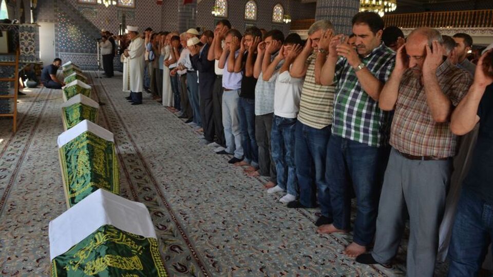 Çok acı kare! Yan yana 7 tabut...