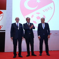 TFF'de kılıçlar çekildi!