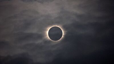 100 yılın en büyük Güneş tutulması gerçekleşti!