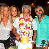 71'inci yaş günü sürprizi