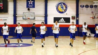 Anadolu Efes sezonu açtı