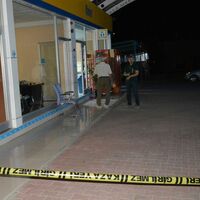 Akaryakıt istasyonunu basıp 10 yaşındaki çocuğu kaçırdılar!