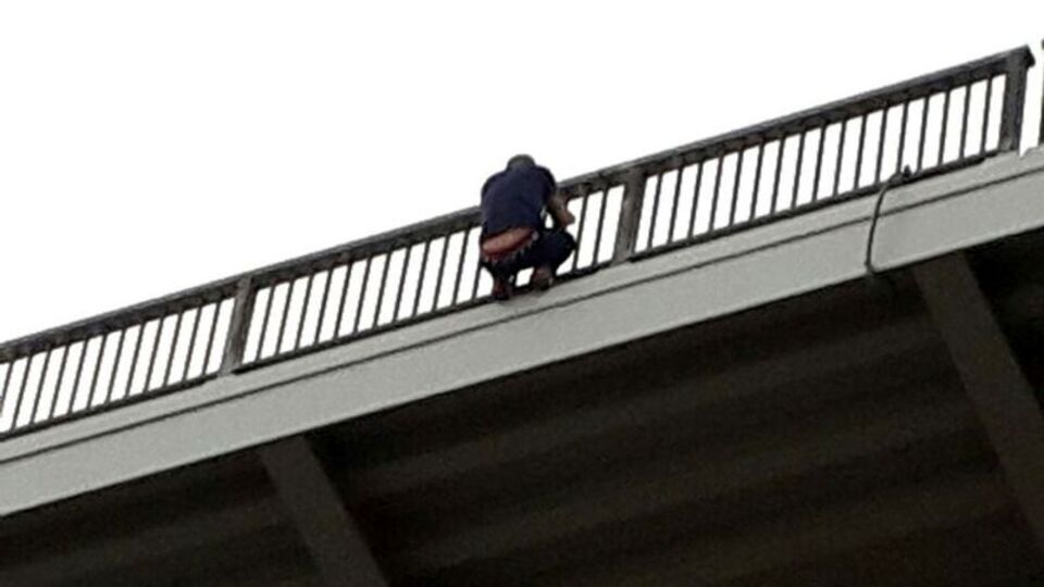 Osmangazi Köprüsü'nde intihar girişimi