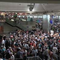 Atatürk Havalimanı'nda yoğunluk şimdiden başladı