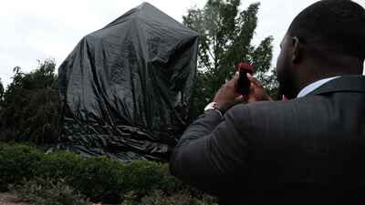 ABD'deki heykel tartışmasının sonu!