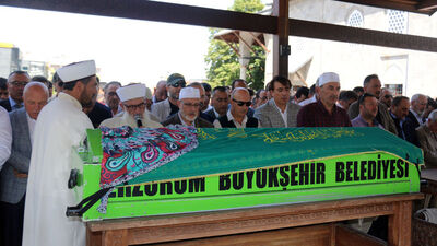 Korgeneral Aksakallı'nın annesi son yolculuğuna uğurlandı