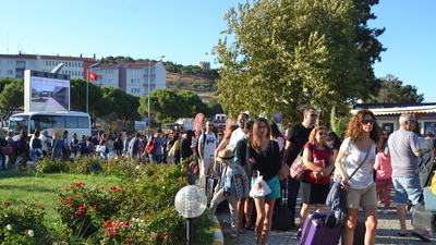 Biner biner gidiyorlar