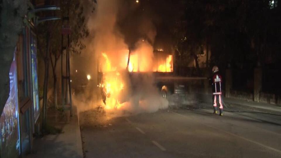 Seyir halindeyken yanmaya başladı!