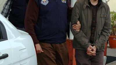 16 yaşındaki oğlunu öldürdü!