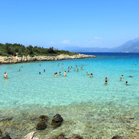 Turist akınına uğruyor ama...