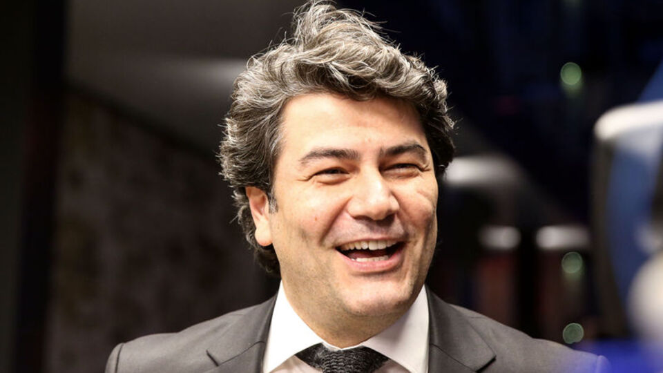 Vatan Şaşmaz kimdir?