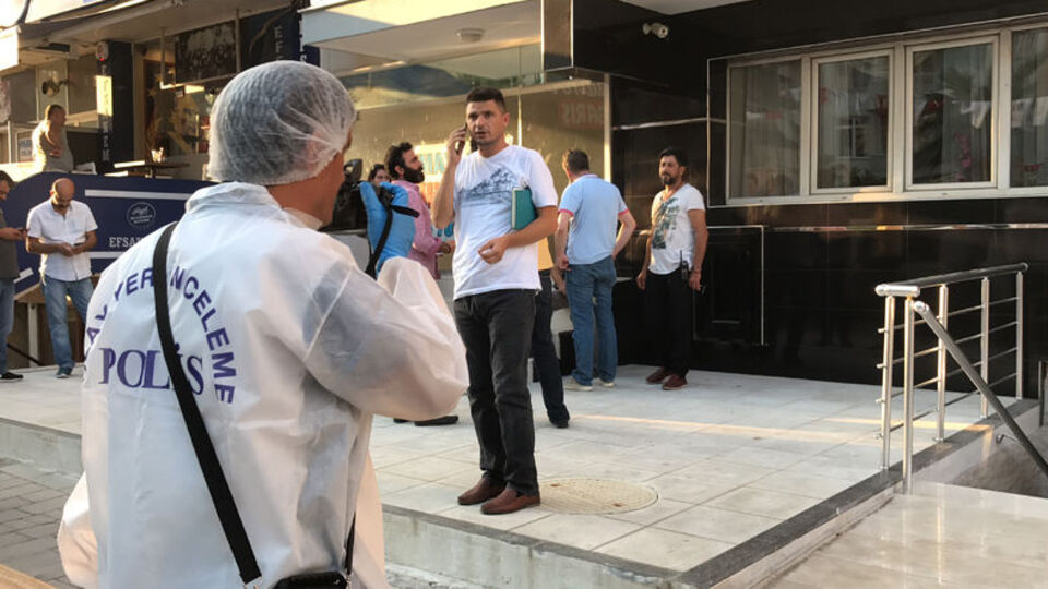 Şizofreni hastası genç annesini baltayla öldürüp kaçtı!