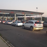 Bu kuyruğu geçmek 4 saat!