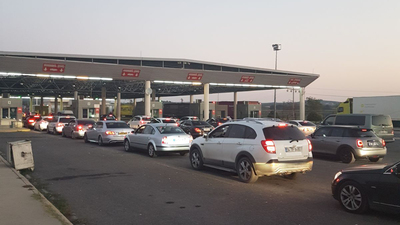 Bu kuyruğu geçmek 4 saat!