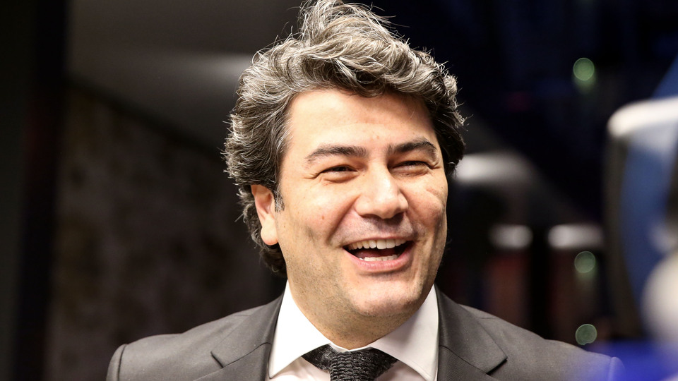 O festivalin sunuculuğunu Vatan Şaşmaz yapacaktı