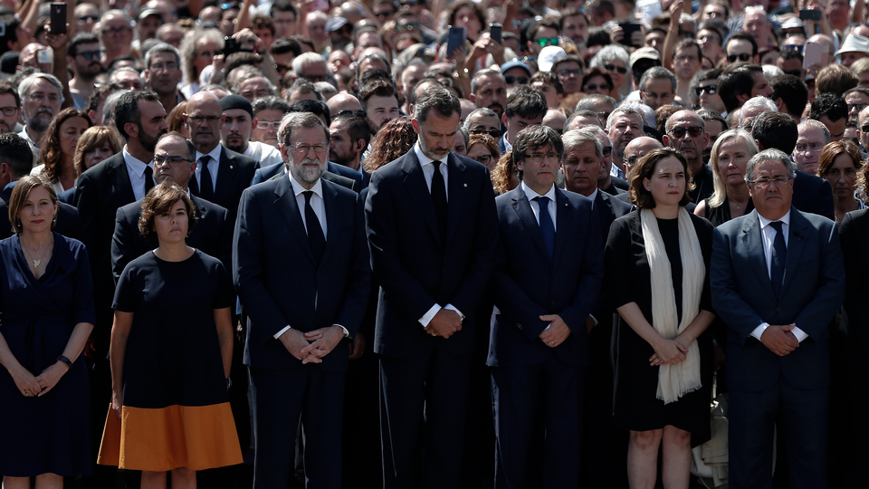 Katalonya hükümeti 'İspanya'dan kopma yasası'nı tanıttı