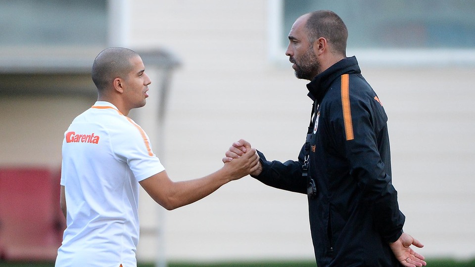 Galatasaray'a Feghouli müjdesi!