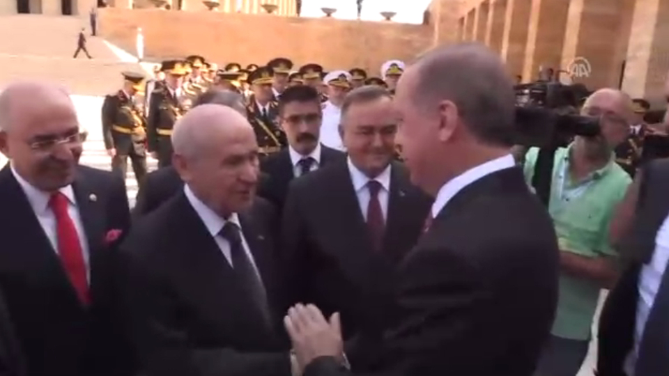 Erdoğan ve Bahçeli arasında samimi sohbet