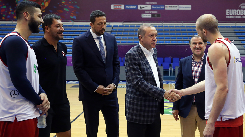 Cumhurbaşkanı Erdoğan'dan 12 Dev Adam'a ziyaret