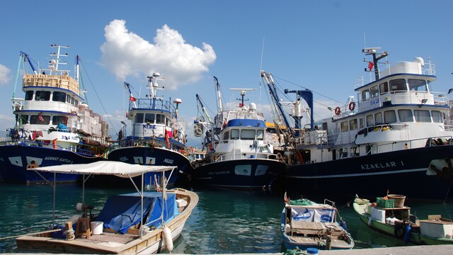 Sezon açıldı ama balıkçı tekneleri kıyıda kaldı