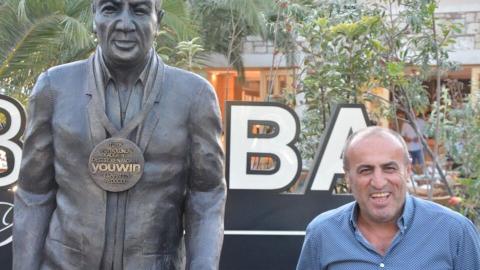 Fatih Terim ile kavga eden kebapçının heykelini yaptılar