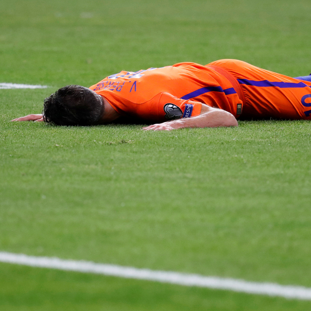 Van Persie'ye bir şok daha!