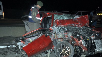 Tekirdağ'da otomobil otobüse çarptı: 3 ölü, 2 yaralı