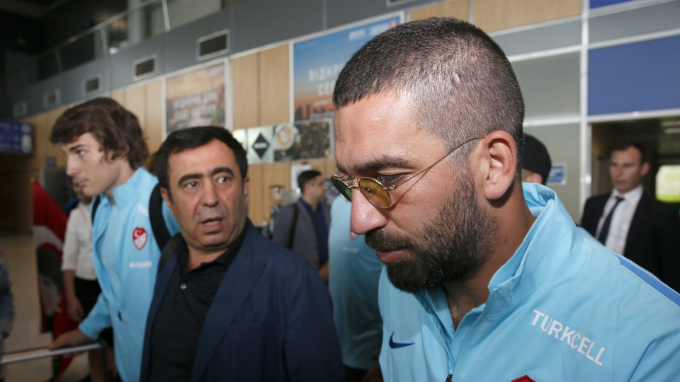 Buse Terim, Arda Turan'ı engelledi