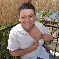 Karın ağrısı diye gitti, gerçeği öğrenince göğsüne dövme yaptırdı!