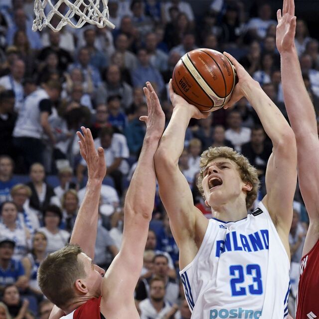 Finlandiya'yı 20 yaşındaki Markkanen taşıdı!