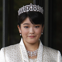 Aşkı için tahtından vazgeçti