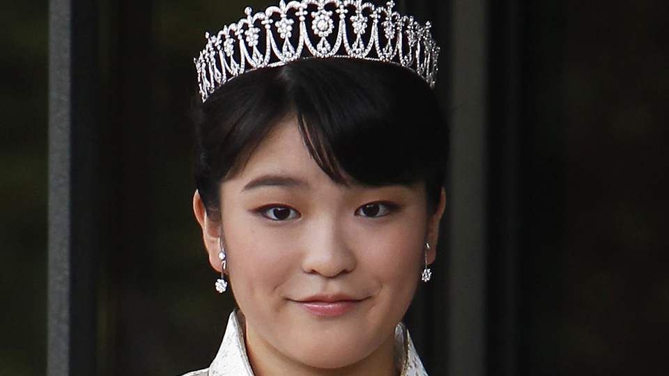 Aşkı için tahtından vazgeçti