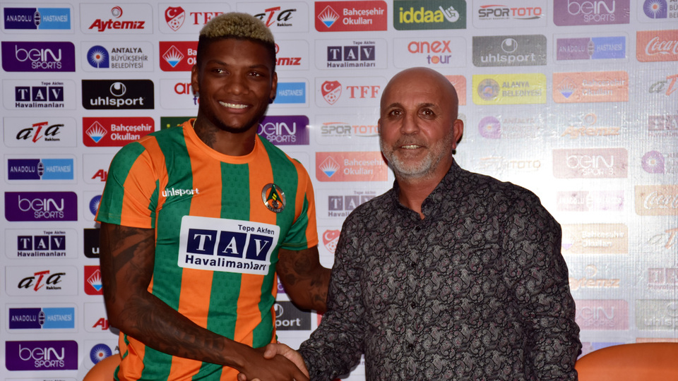 Fernandes resmen Alanya'da!