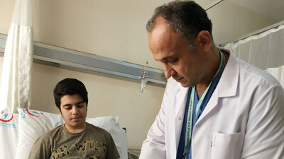 Uzun süre oyun konsolunun başından kalkmayan çocuğa bakın ne oldu!