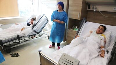 Kahvaltı keyfi yapacaklardı hastanelik oldular! Anne kız alev aldı