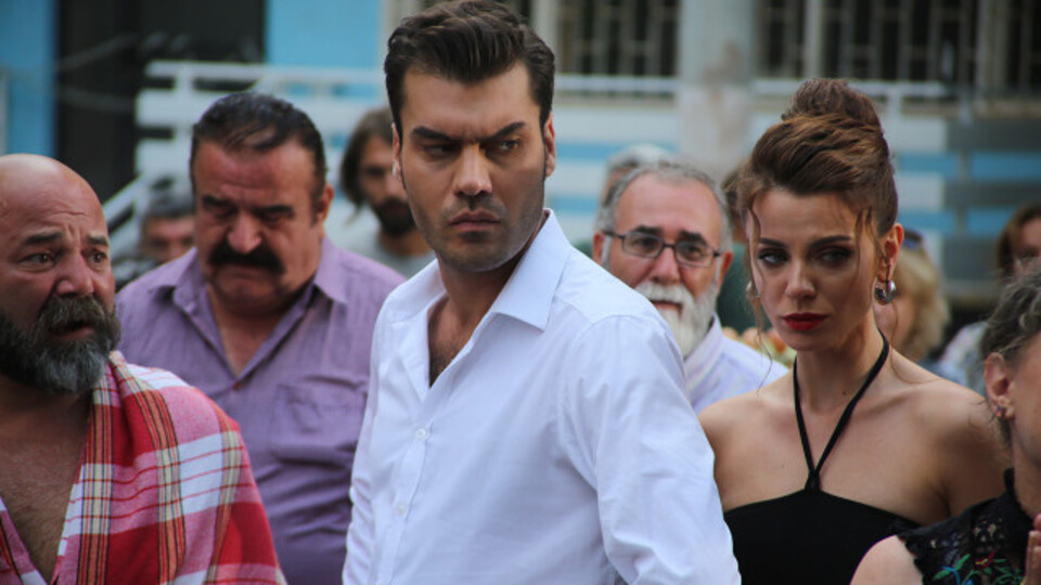 Seval, Şevkat ve Esin'in arasını açmak için plan yapıyor