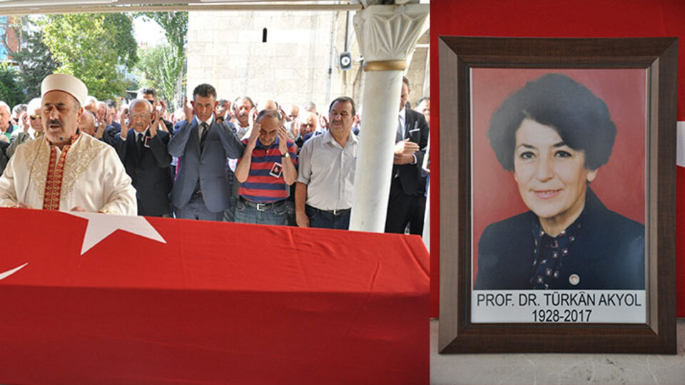 İlk kadın bakan Türkan Akyol son yolculuğuna uğurlandı