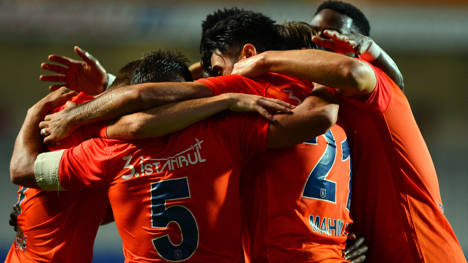 Başakşehir'de 2 ayrılık