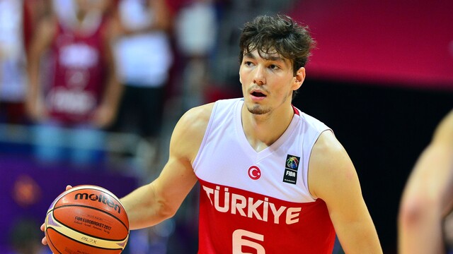 Cedi Osman, her yerde lider!