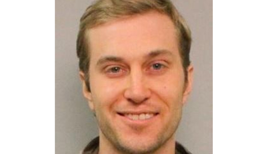 Bilgisayarıyla evlenmek istiyor